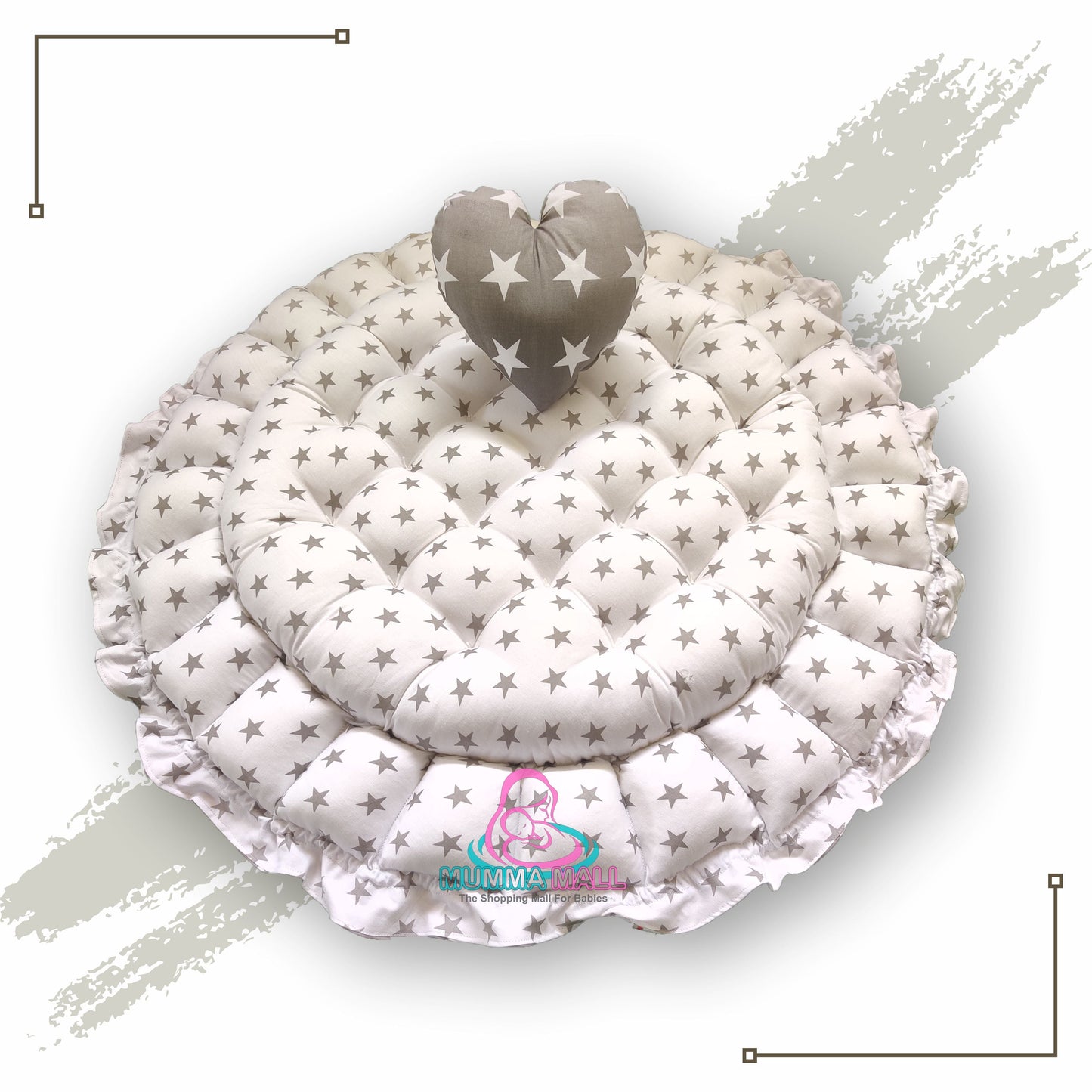 Round baby tub bed with a heart pillow (Grey and White)