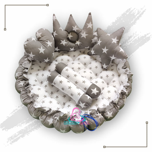 Round baby tub bed with set of 5 pillows as neck support, side support and toy (Grey and White)